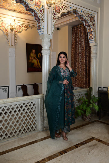 Women Cotton Kurta With Pant And Dupatta Set