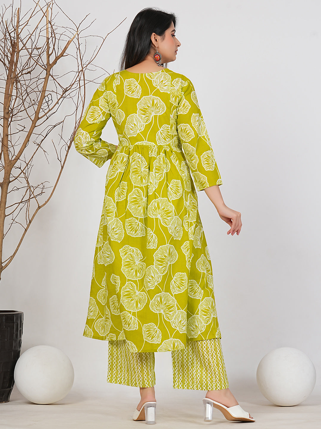 Ruii Fashion Lime Green Sun Floral Kurta and Pants Set