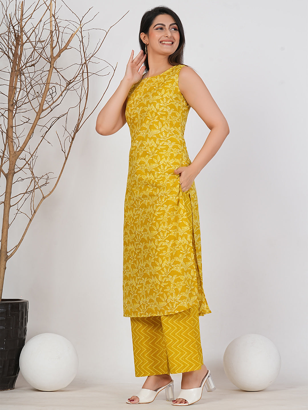 Ruii Fashion - Bright Yellow Floral Elegance