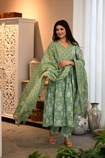Elegant Green Floral Pure Cotton Kurta Set